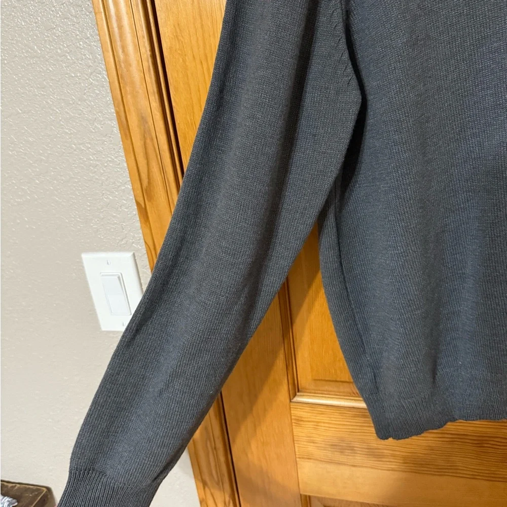 Izod Men's Charcoal Gray V-Neck Sweater size 2XL